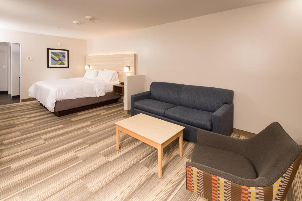 King Suite with Sofa Bed interior