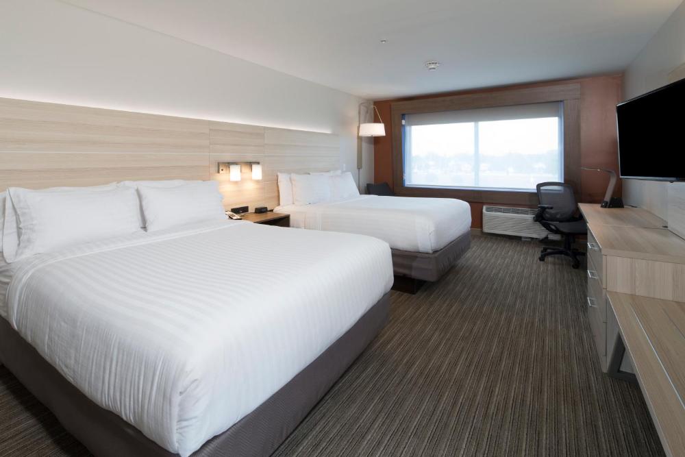 Suite with Two Beds - Non-Smoking interior
